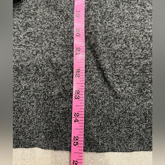 [L]Banana Republic Cotton/Silk Blend Gray V-Neck Sweater - Picture 6 of 7